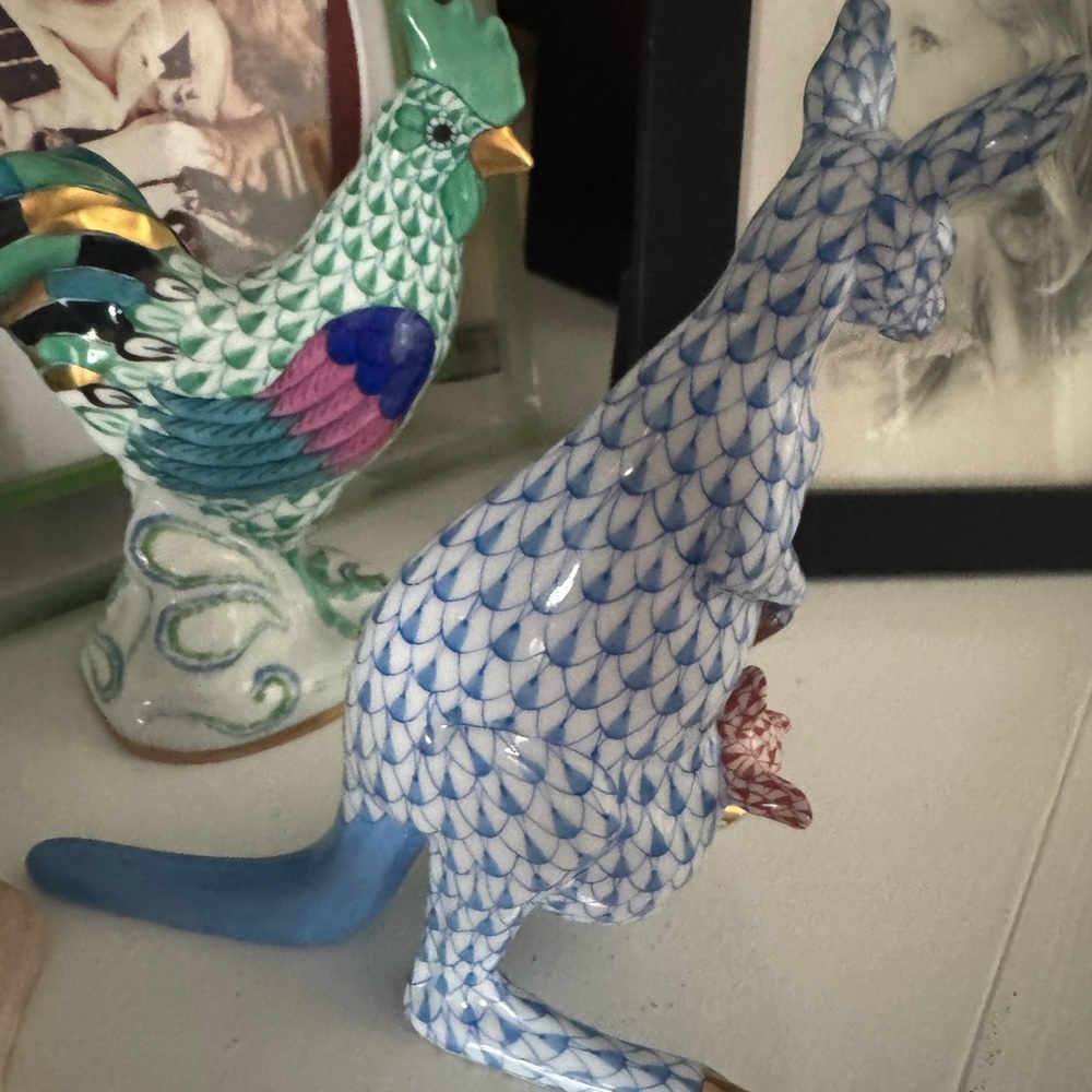Herend Blue and Rust  Kangaroo mama and baby Figurine with 24K gold detail - Picture 8 of 11
